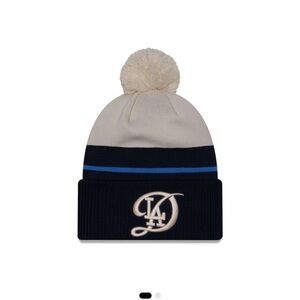 New Era Women’s Dodgers city year beanie. New with tags